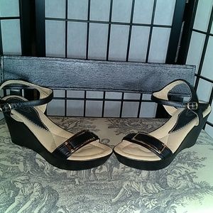 EuC Black Wedge With Gold Toe Accent